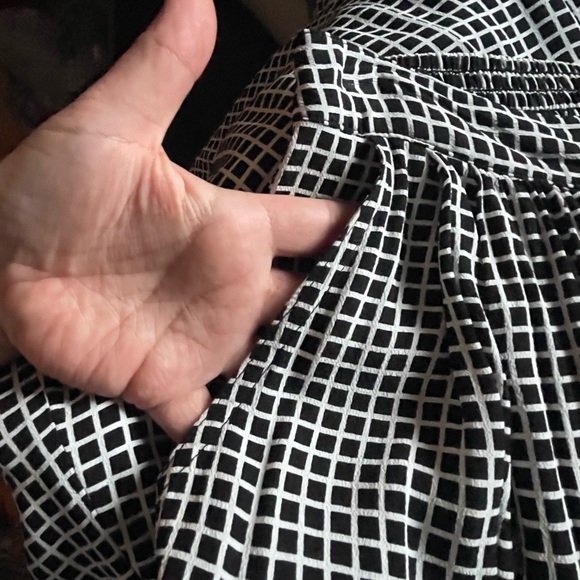 Button up checked midi skirt with pockets - Picture 3 of 6